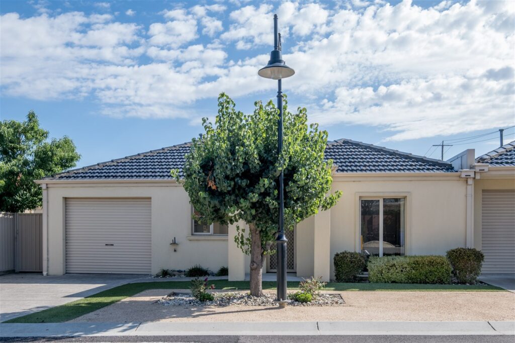 agent202_residential_extra_7497716